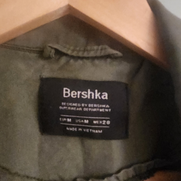 Bershka Shacket - Picture 2 of 3